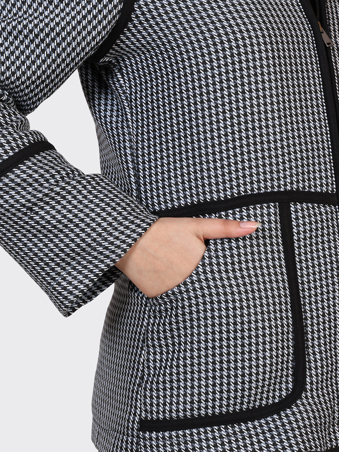 LADIES WOOLLEN JACKET-CROSS