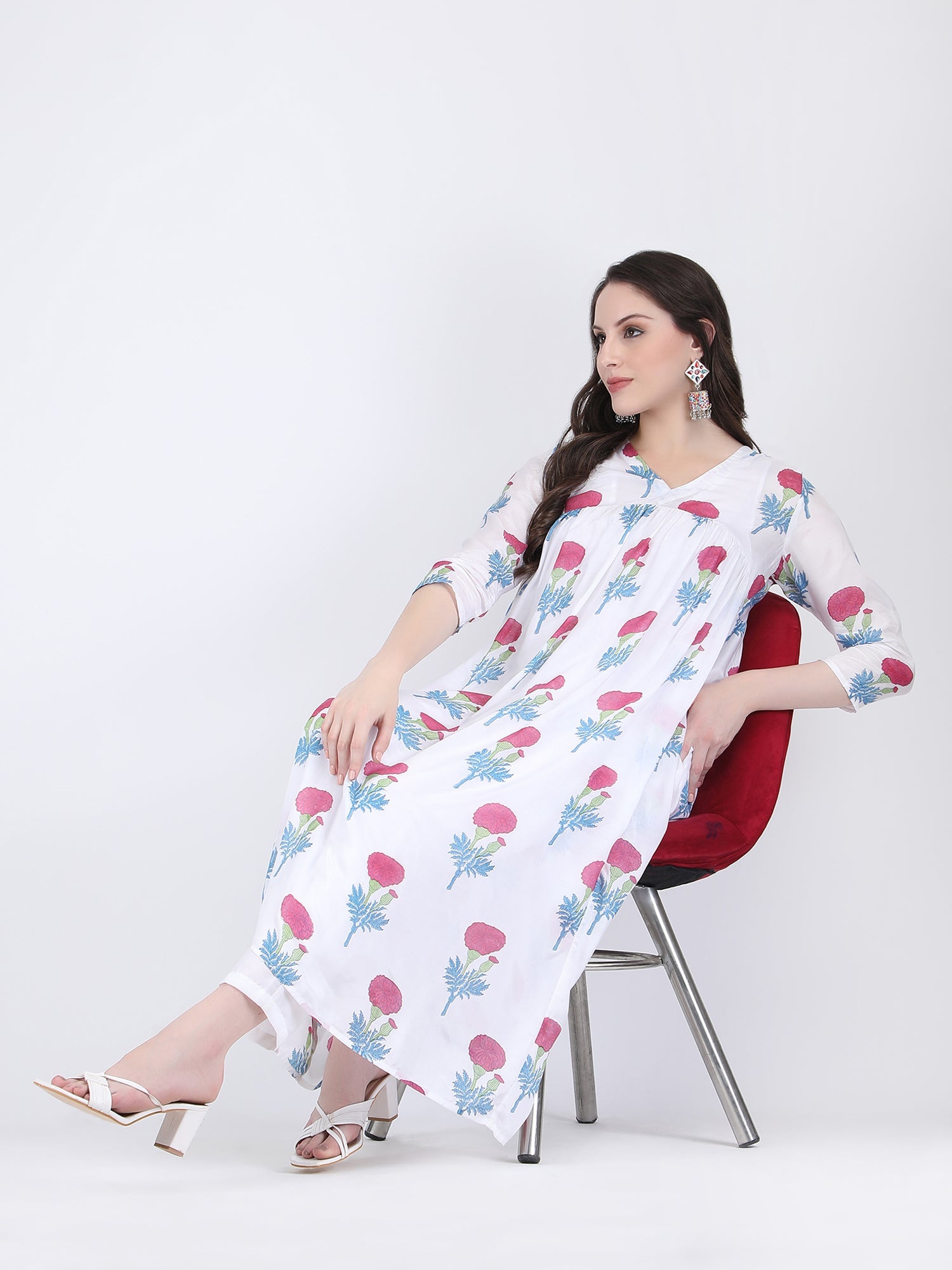 MUSLIN VISCOSE FLARED LONG SHIRT IN WHITE WITH PINK FLORAL MOTIFS
