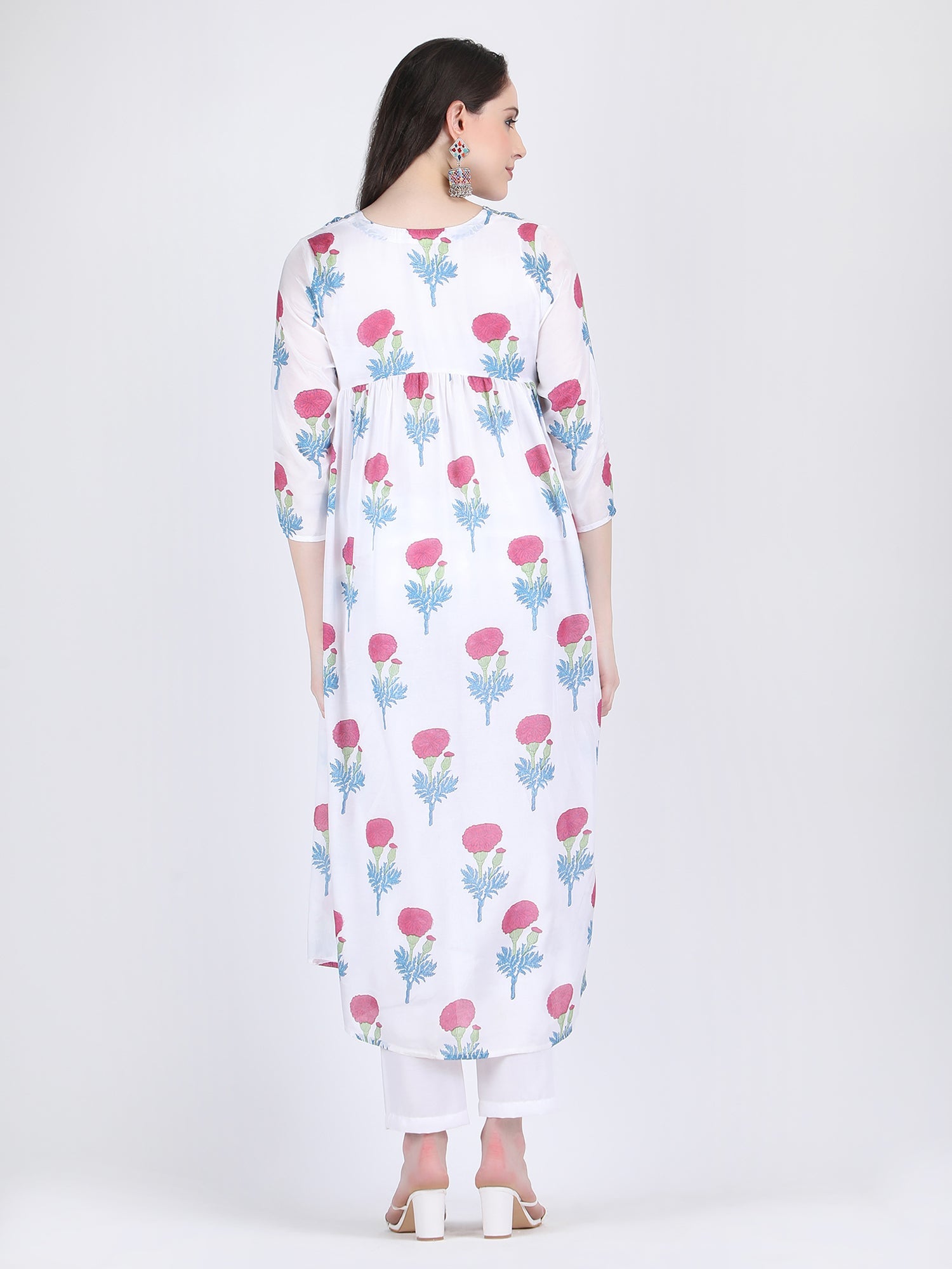 MUSLIN VISCOSE FLARED LONG SHIRT IN WHITE WITH PINK FLORAL MOTIFS