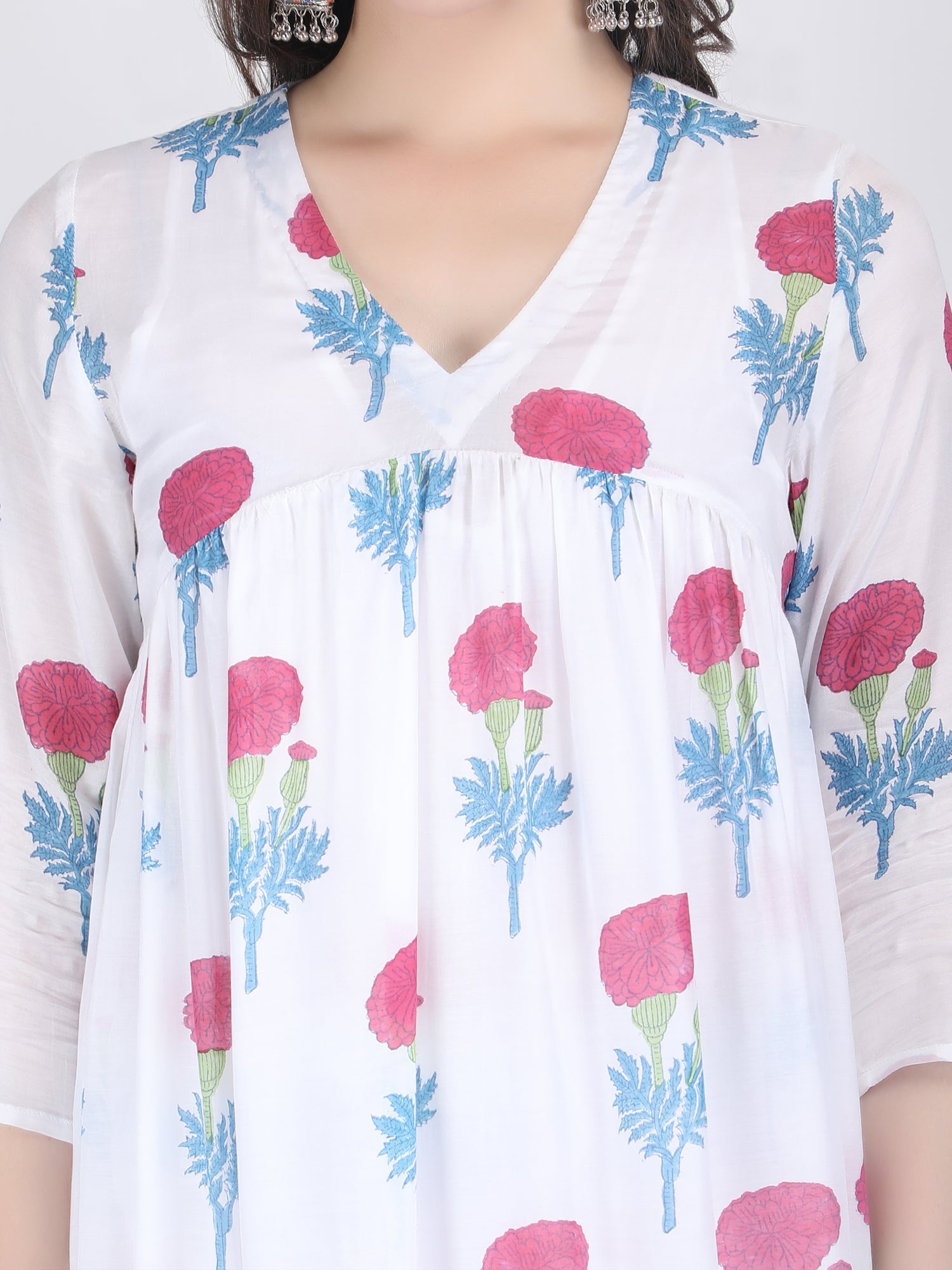 MUSLIN VISCOSE FLARED LONG SHIRT IN WHITE WITH PINK FLORAL MOTIFS
