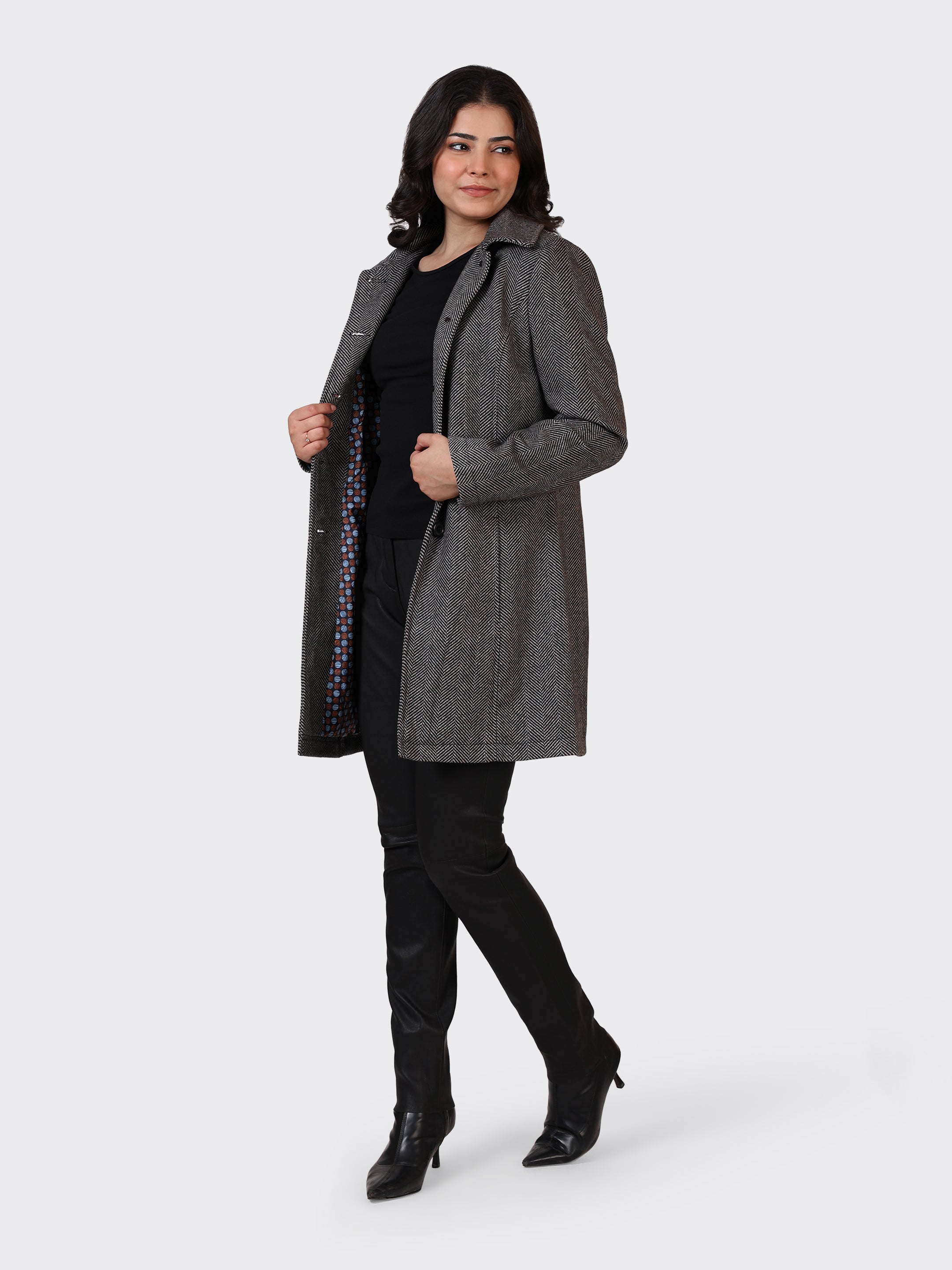 LADIES WOOLLEN JACKET-ZIGZAG