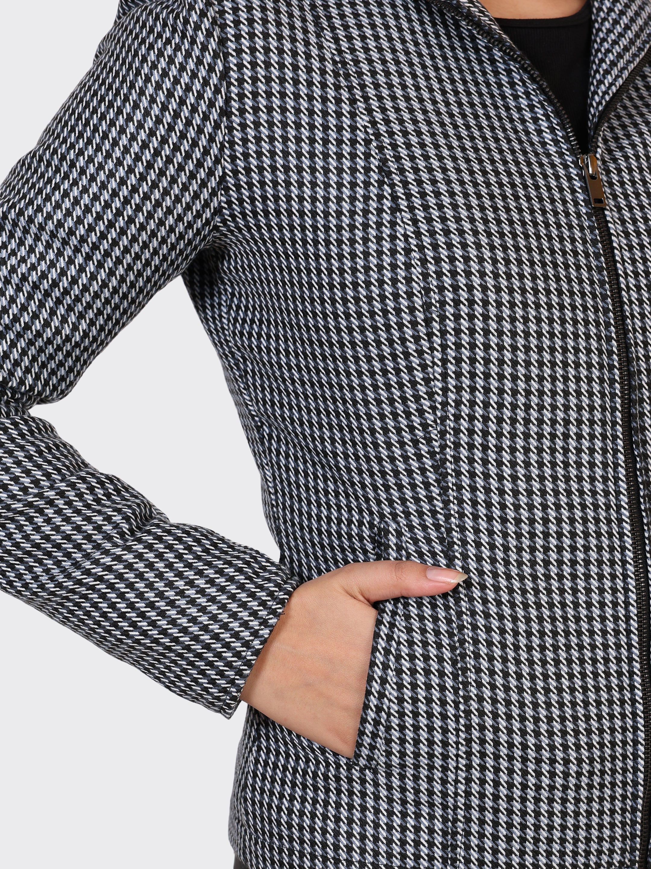 LADIES WOOLLEN JACKET-CROSS