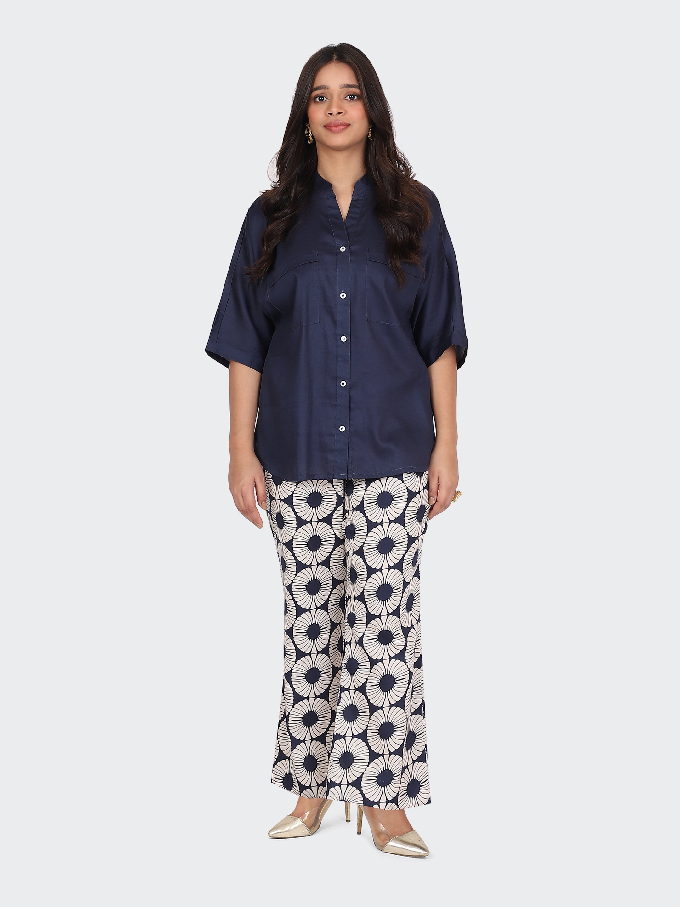 CO-ORDS KIMONO SLEEVES AND DECORATIVE LACE AT BACK-NAVY