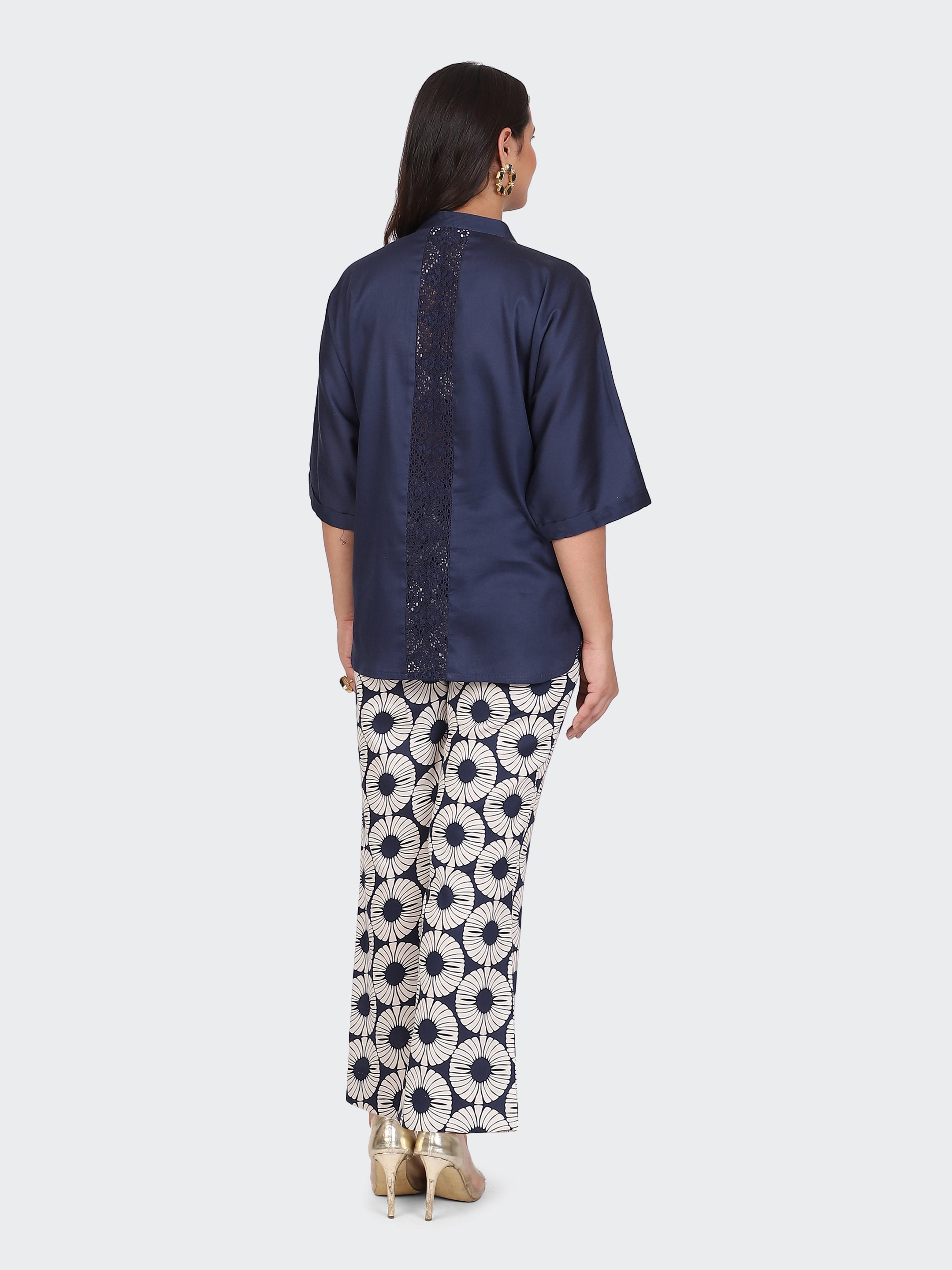 CO-ORDS KIMONO SLEEVES AND DECORATIVE LACE AT BACK-NAVY