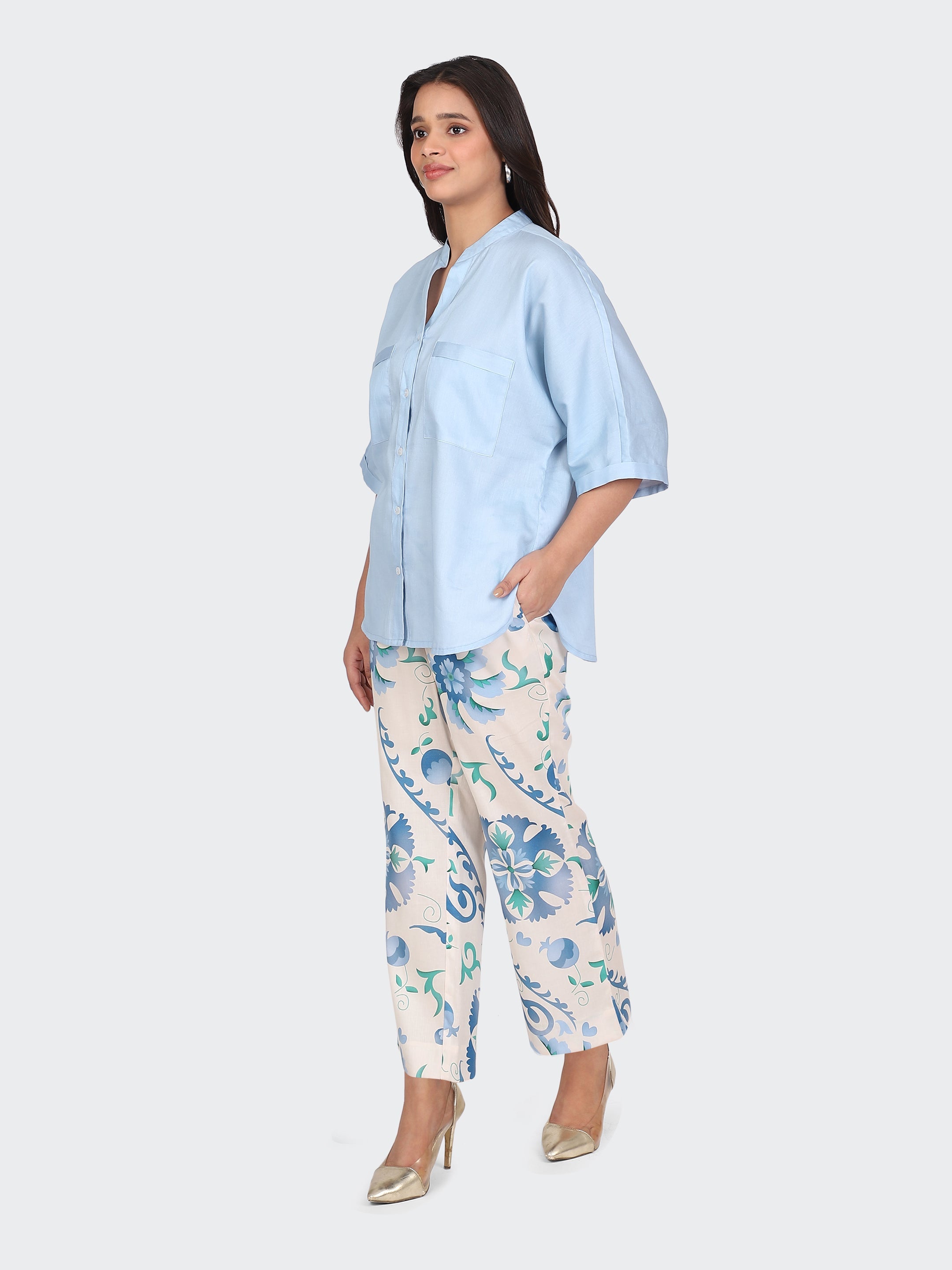 CO-ORDS KIMONO SLEEVES AND DECORATIVE LACE AT BACK-SKYBLUE