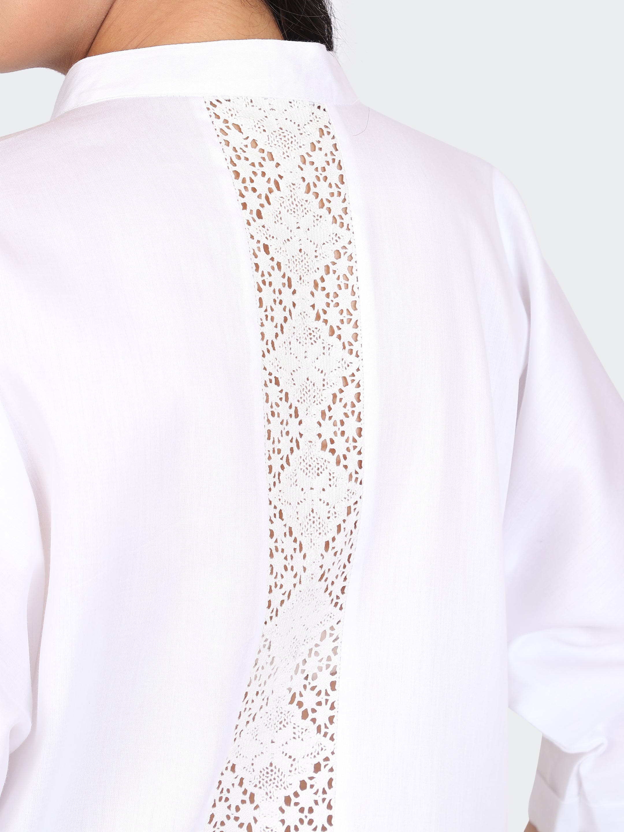 CO-ORDS KIMONO SLEEVES AND DECORATIVE LACE AT BACK-WHITE