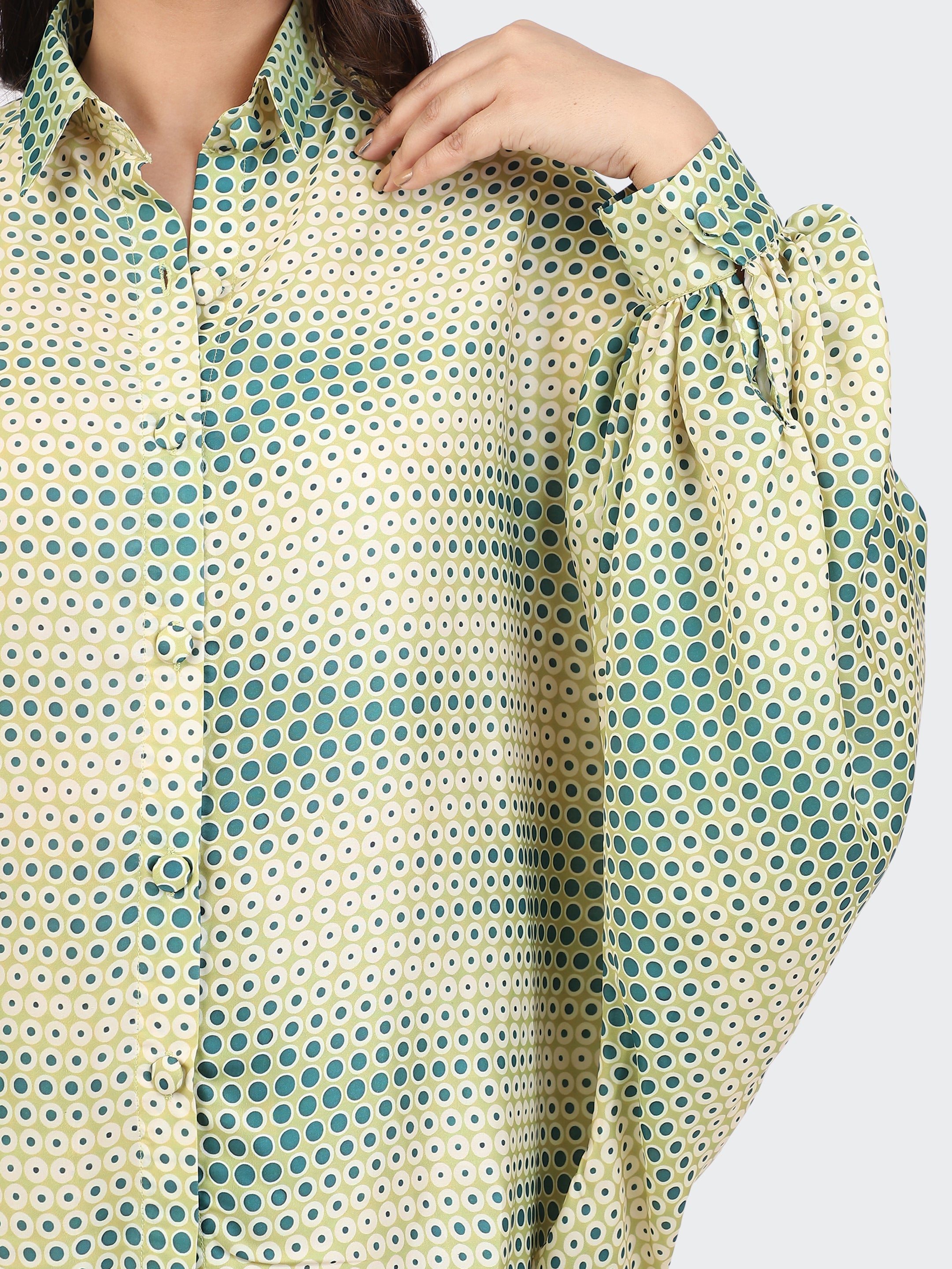 CO-ORDS KIMONO SLEEVES AND DECORATIVE LACE AT BACK-LIME GREEN