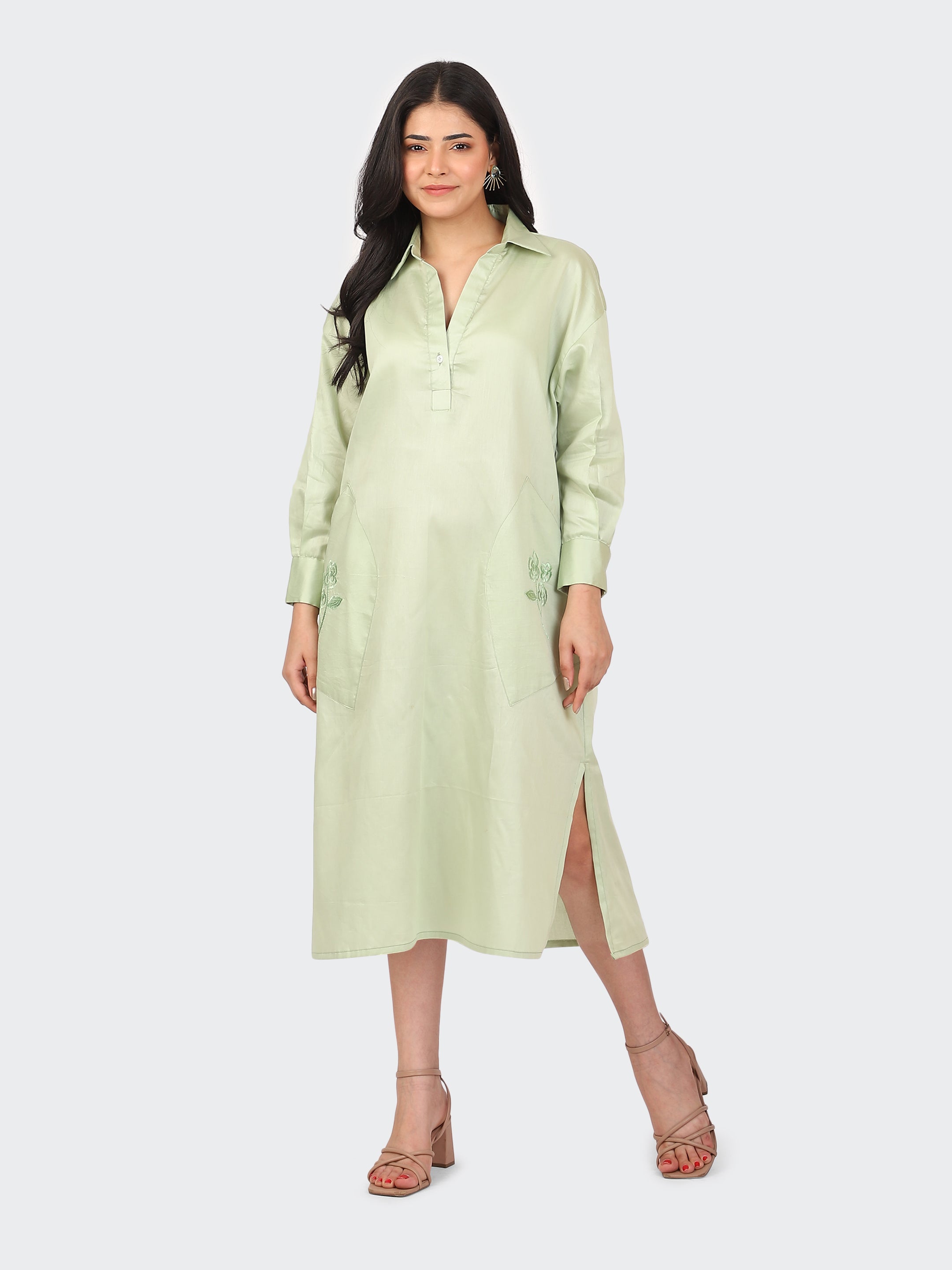 OVERSIZED CALF-LENGTH DRESS FEATURING EMBROIDERED POCKETS-MINT