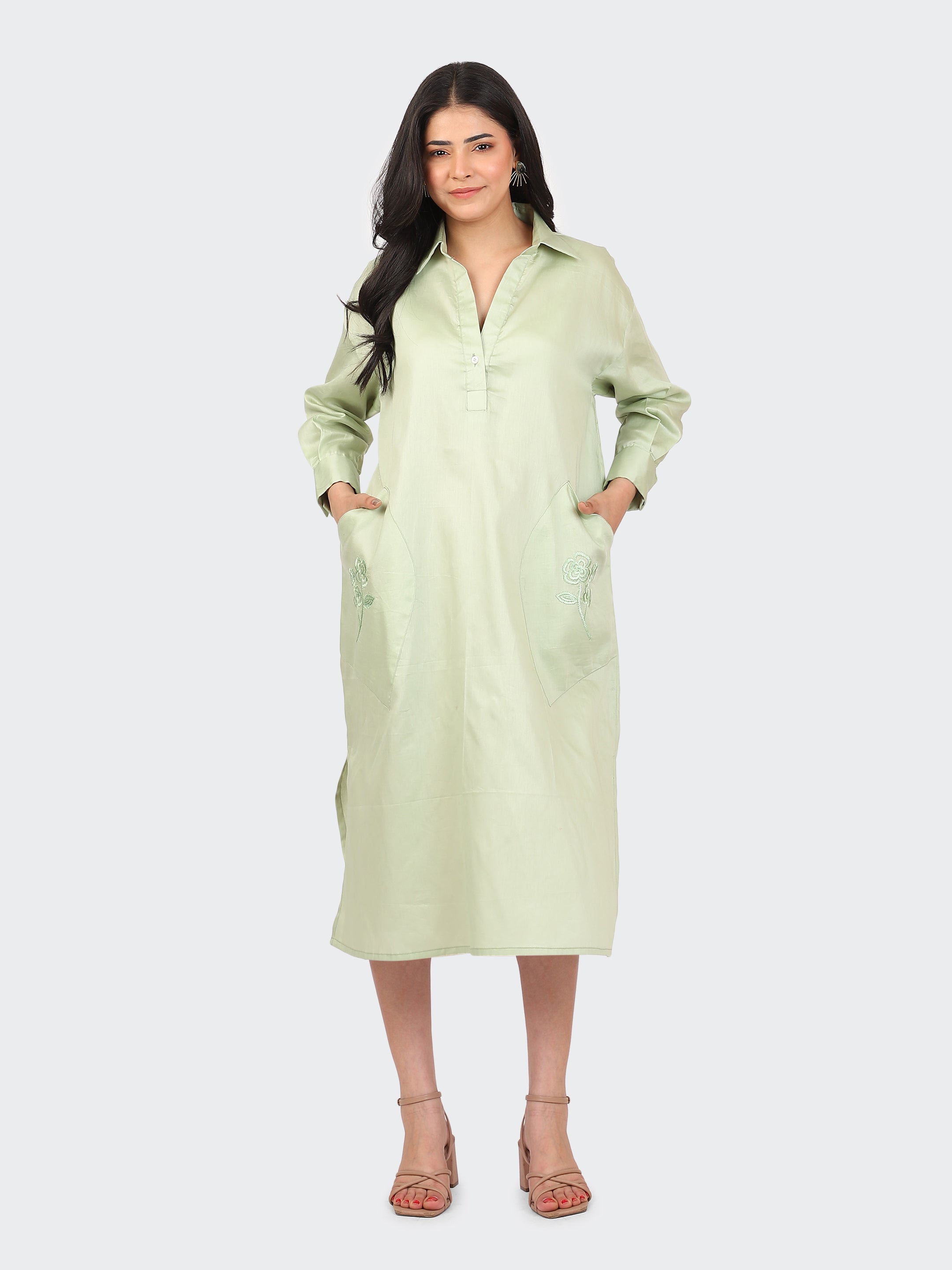 OVERSIZED CALF-LENGTH DRESS FEATURING EMBROIDERED POCKETS-MINT