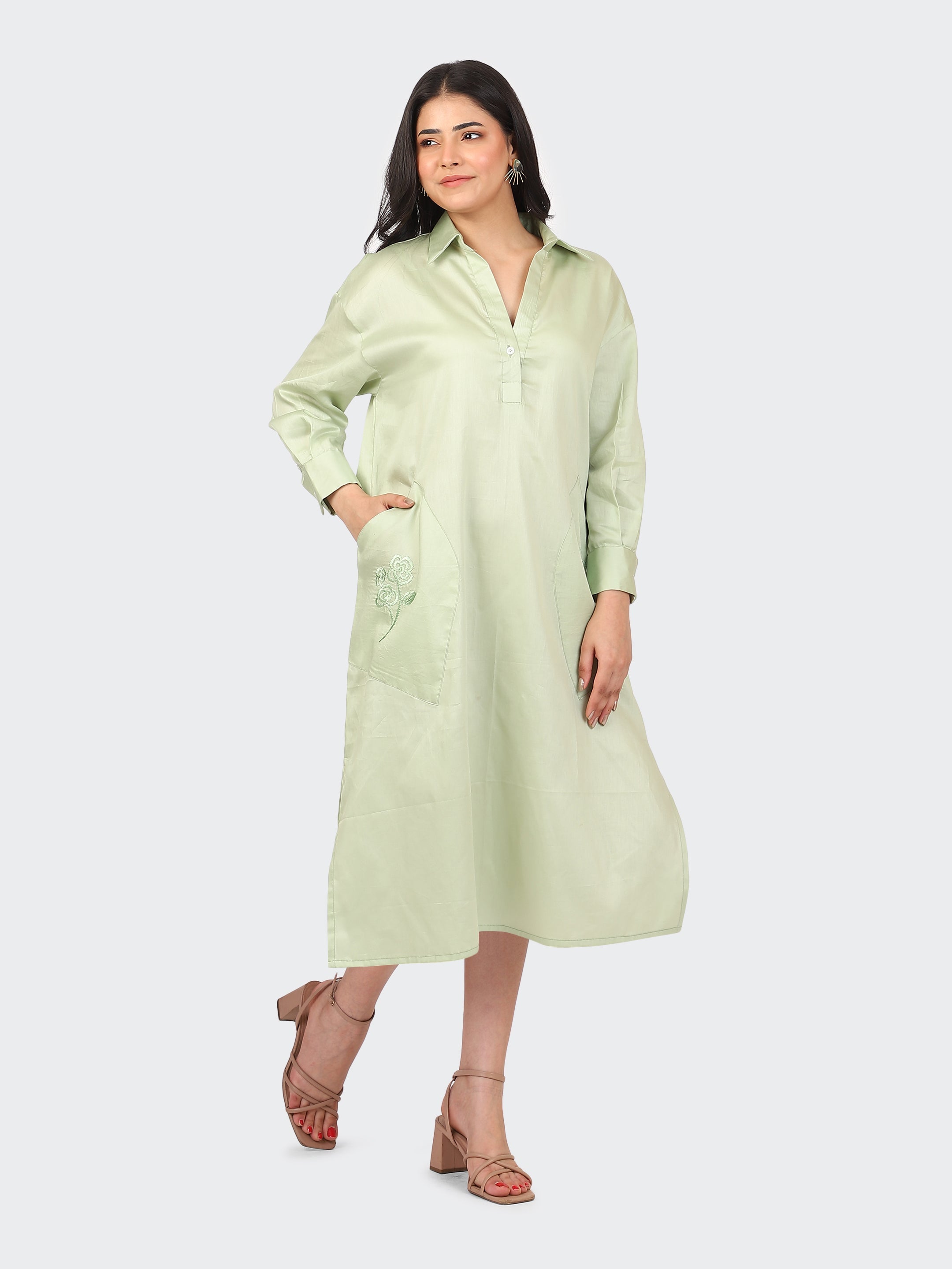 OVERSIZED CALF-LENGTH DRESS FEATURING EMBROIDERED POCKETS-MINT