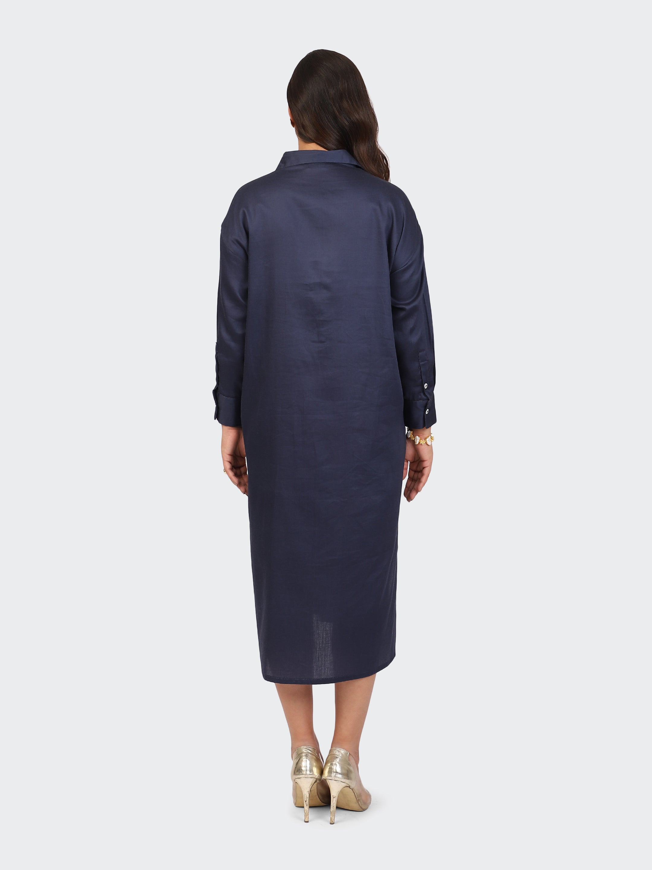 OVERSIZED CALF-LENGTH DRESS FEATURING EMBROIDERED POCKETS-NAVY