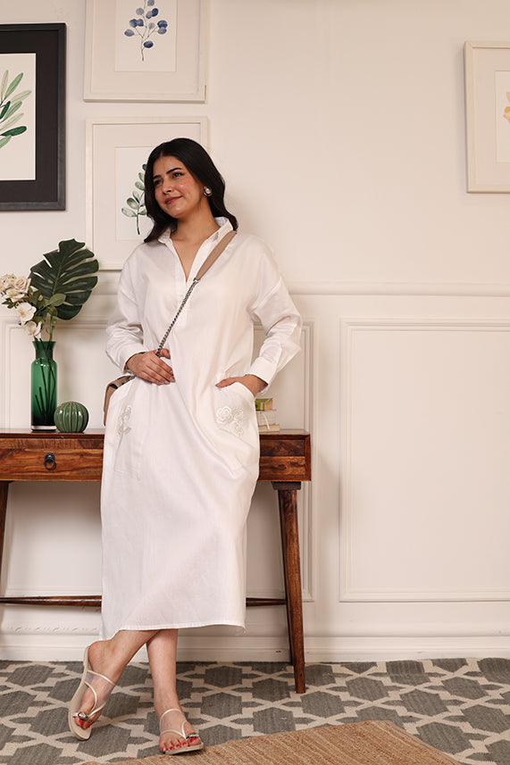 OVERSIZED CALF-LENGTH DRESS FEATURING EMBROIDERED POCKETS-WHITE