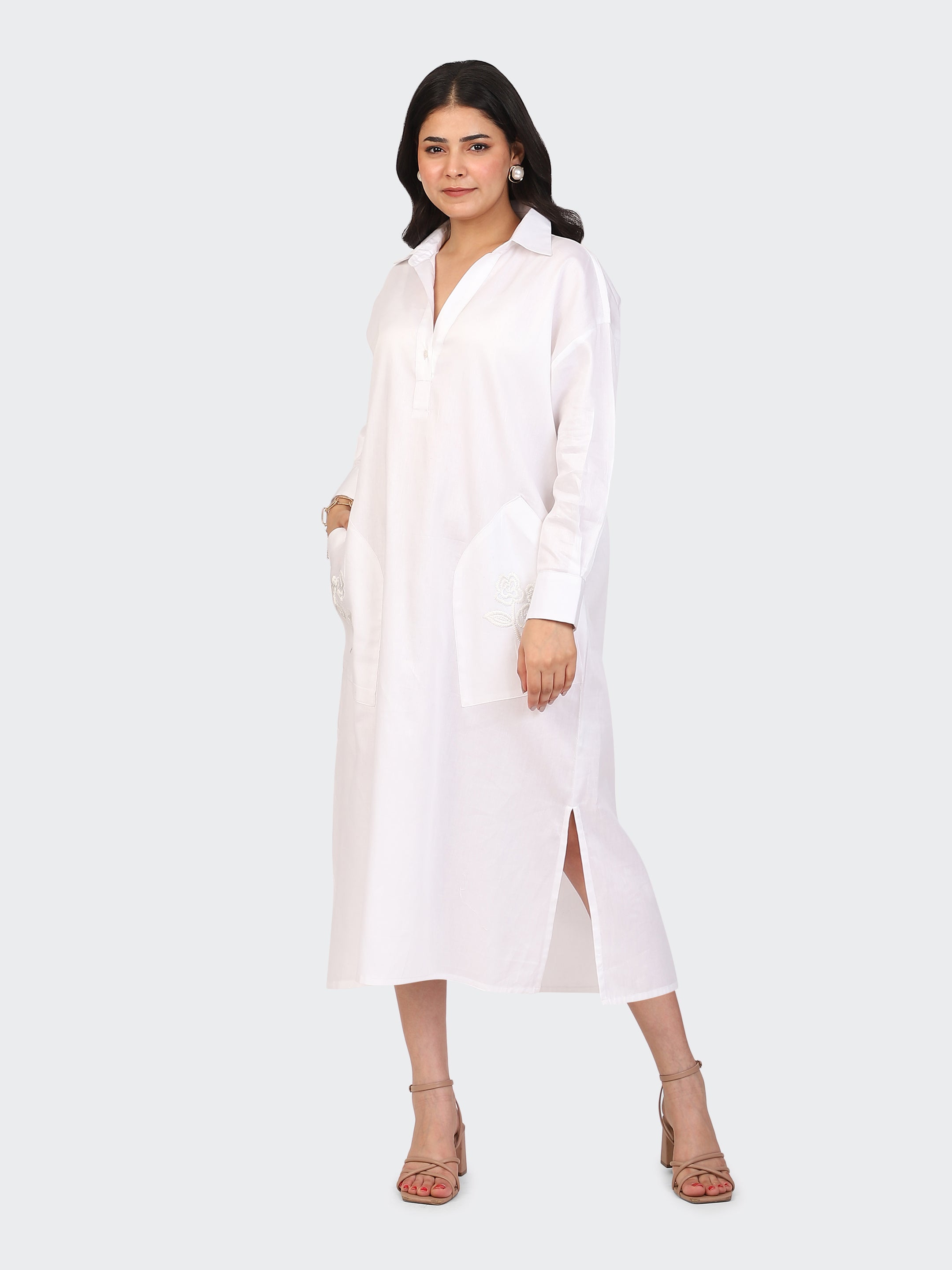 OVERSIZED CALF-LENGTH DRESS FEATURING EMBROIDERED POCKETS-WHITE
