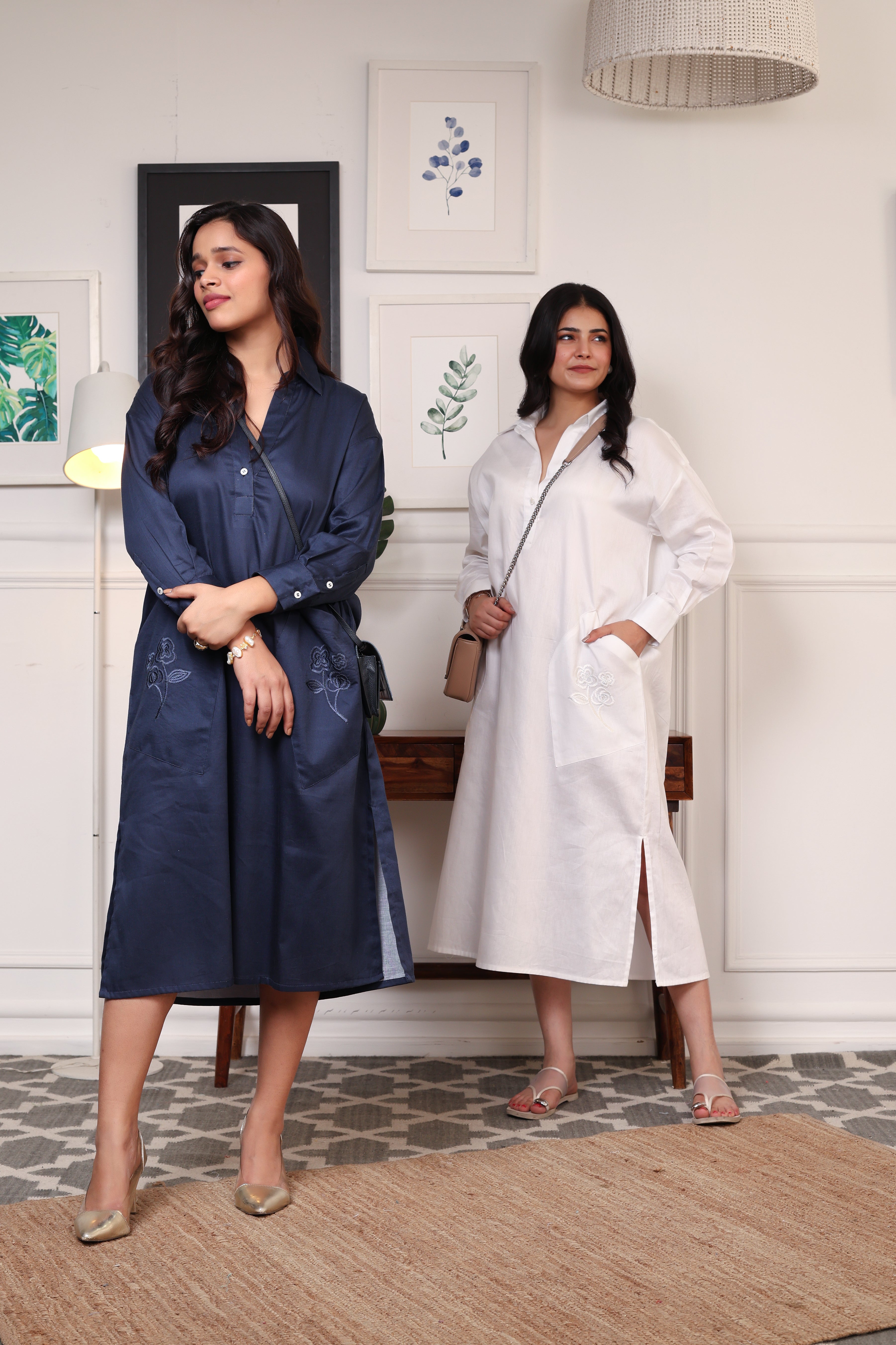 OVERSIZED CALF-LENGTH DRESS FEATURING EMBROIDERED POCKETS-NAVY