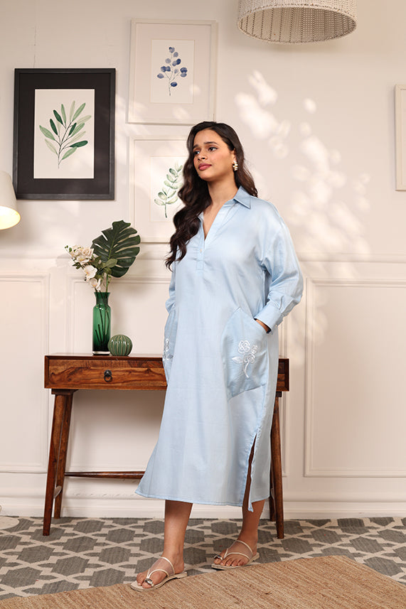 OVERSIZED CALF-LENGTH DRESS FEATURING EMBROIDERED POCKETS-SKYBLUE