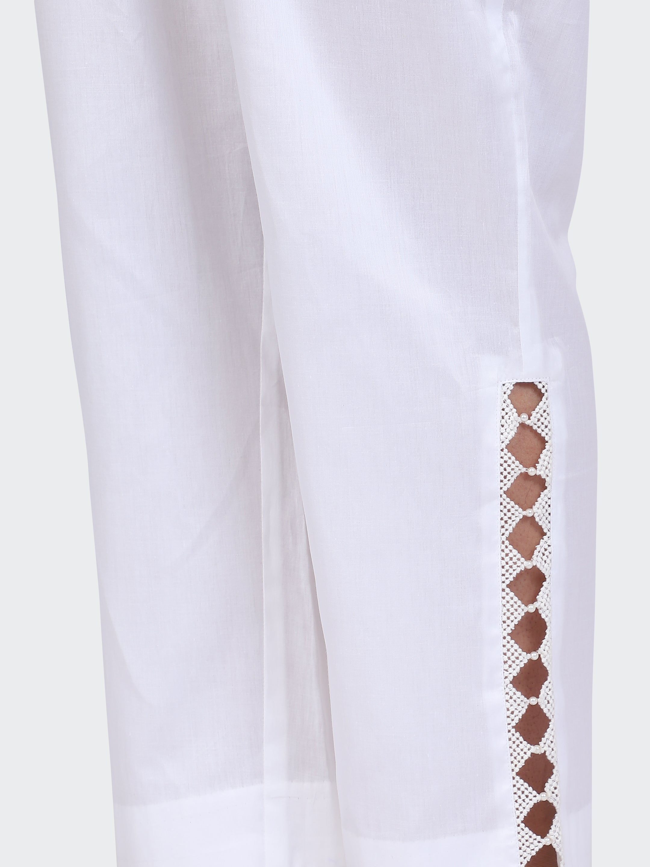 FINE COTTON COMFORTABLE CO-ORD SET-WHITE.